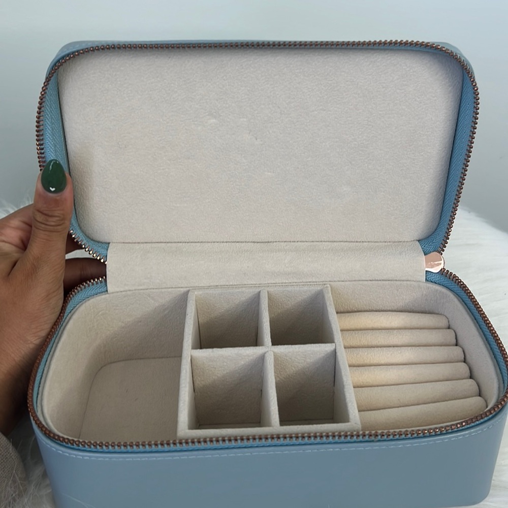 Jewelry box